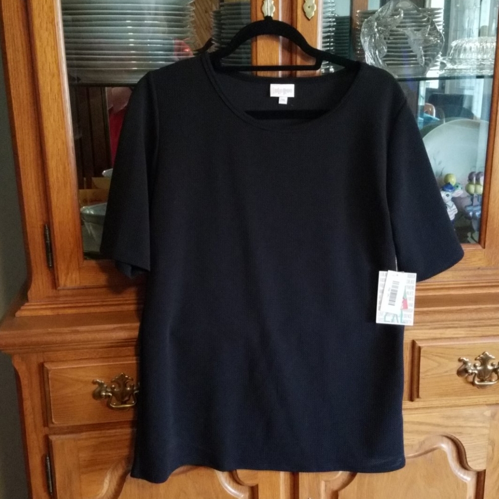 Lularoe Gigi shirt
